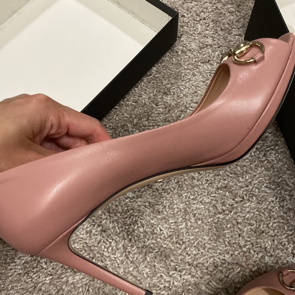 Gucci horsebit heels,size 9 ,used once,normal wear and tears - Picture 7 of 10